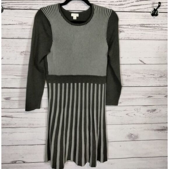 "Spense" over the knee dress. - Picture 1 of 9